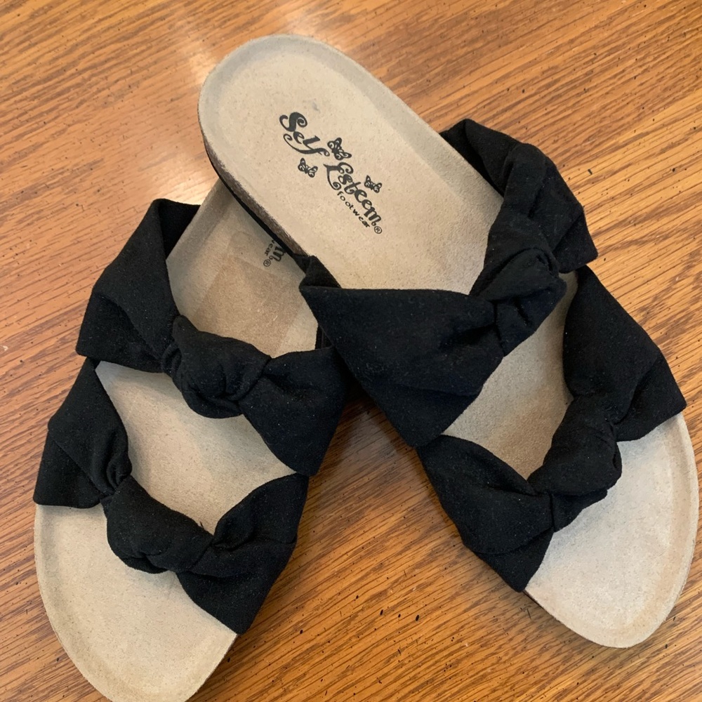 NWOT Self Esteem sandals size 8